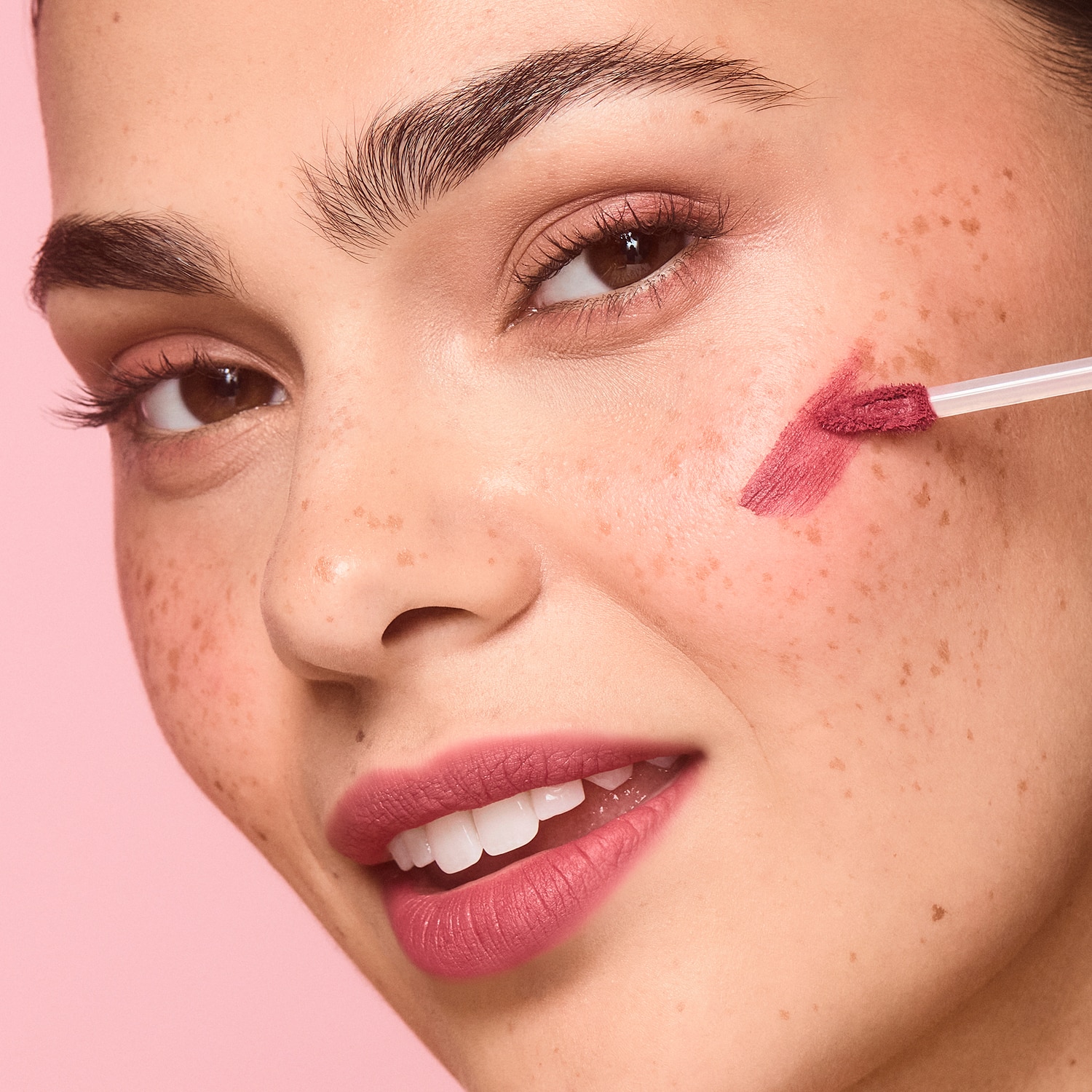 E.L.F. COSMETICS' SO BLURREAL LIP & CHEEK WHIP (MOUSSE LABIAL Y PARA MEJILLAS DE LARGA DURACI&Oacute;N)